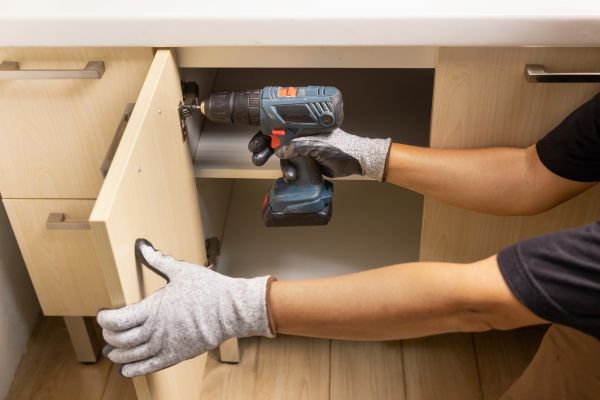 Kitchen Hinge Repair