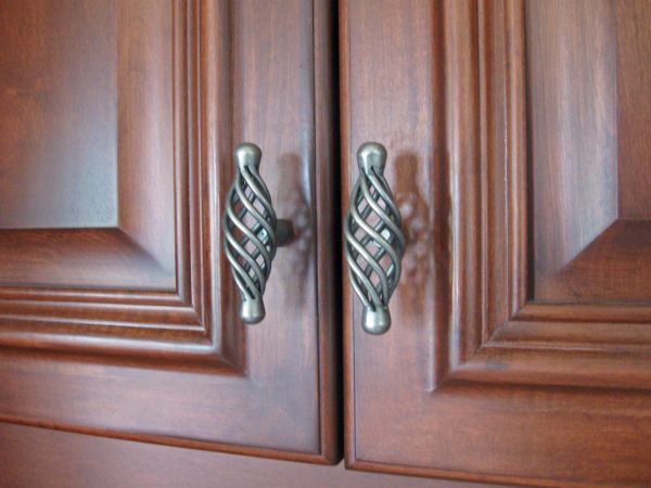 Cabinet Hardware Repair Service